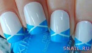 2 shades of nail polish