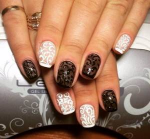 Aristocratic lace on long nails