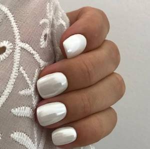 white pearl manicure
