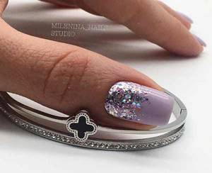 Sequins in manicure, multi-colored and with silver
