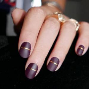 burgundy striped manicure