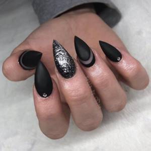 Black and silver matte manicure