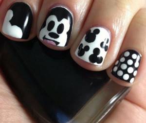 Black nails with Mickey Mouse