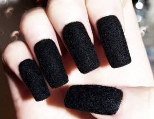 Black velvet manicure