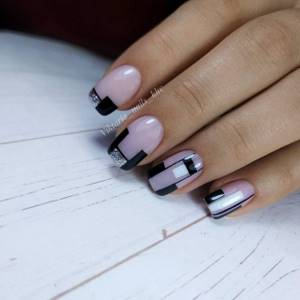 Black French: the best ideas for contrasting nail art