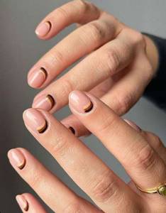 fall 2022 manicure color for short nails