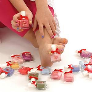 Children&#39;s nail polishes.