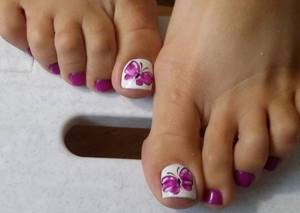 Pedicure design with butterfly
