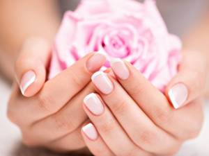 If a manicure with gel polish loses its aesthetics too quickly, visit a doctor!