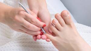 If you don’t know what a combined manicure means, it is the use of both a machine and traditional tools to get your nails and feet in order.
