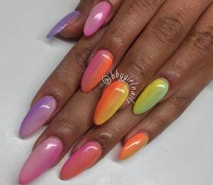 Photo - rainbow ombre in nail design