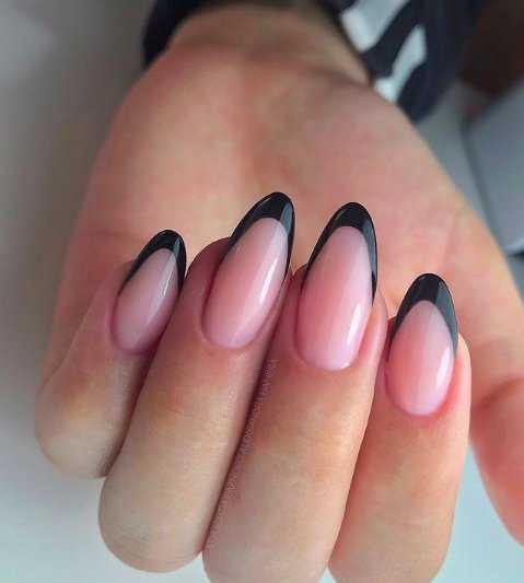 French on almond-shaped nails photo 5