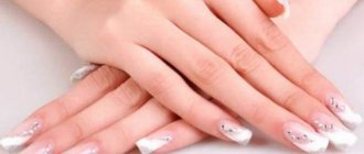 Gel nail extension with design