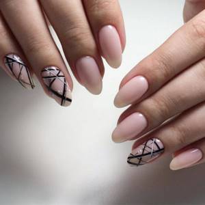 Geometry on almond shaped nails