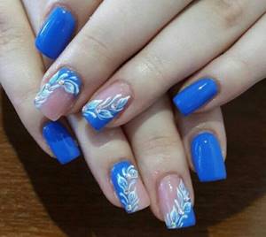 Blue manicure “negative space”