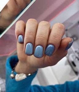blue manicure
