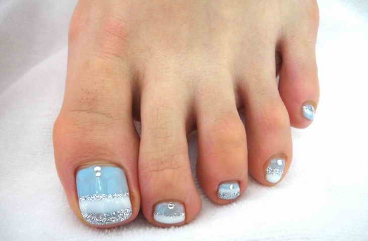 blue French pedicure