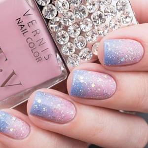 how to apply glitter on nails