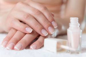 How to apply gel polish at home