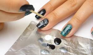 Как сделать разводы на ногтях с помощью гель-лака? 2