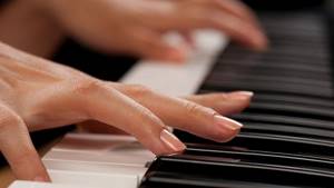 Как следят за ногтями пианисты