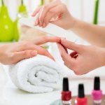 How to remove shellac in a salon
