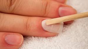 How to strengthen peeling nails_strengthening with silk