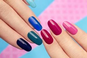 How to choose a color for a manicure
