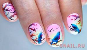 Painting on the nails: birds of happiness waiting to fly south