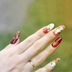 Кленовый лист на ногтях: фото и видео нейл-арта с листьям