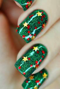 Red-green manicure