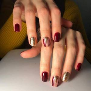 Red manicure for short nails 2021