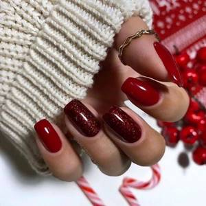 red manicure for New Year 2022 2