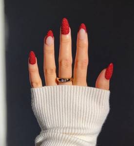 red New Year&#39;s manicure
