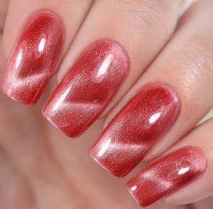 red pearl manicure