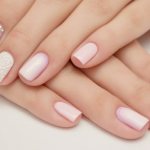 Manicure for short nails – delicate colors and designs for all occasions