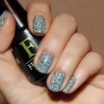 reptile manicure on nails