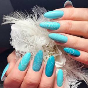 Manicure with white spider web_7