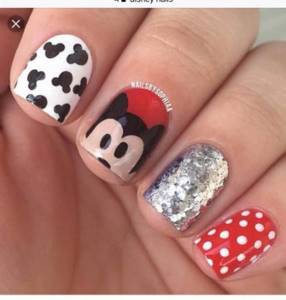 Manicure with Mickey Mouse