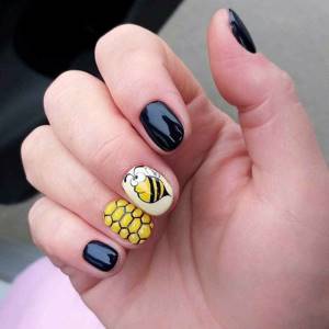 Manicure with a bee photo_18