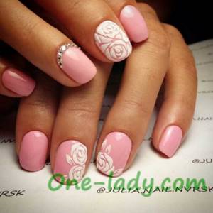 Manicure with roses photo