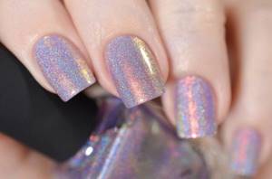 Manicure with shimmer