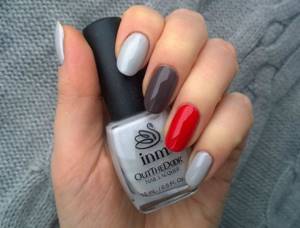 Manicure gray and red