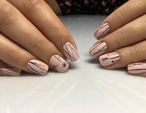 Shellac manicure for short nails - ideas for spring-summer 2019