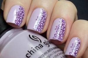 Manicure lilac with pink, silver, with rhinestones, broken glass, gradient