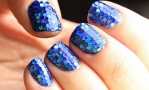Mica manicure: brilliant nail design ideas