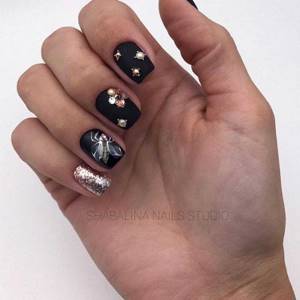 Manicure with rhinestones 2022: TOP-200 best design ideas (new items)