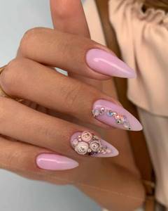 Manicure with rhinestones and flowers