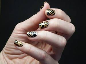 manicure-gold-geometry