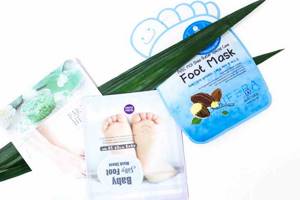 Foot masks based on natural products containing acids